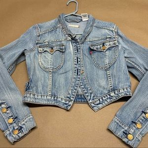 Very Cute Levi’s Jacket.
